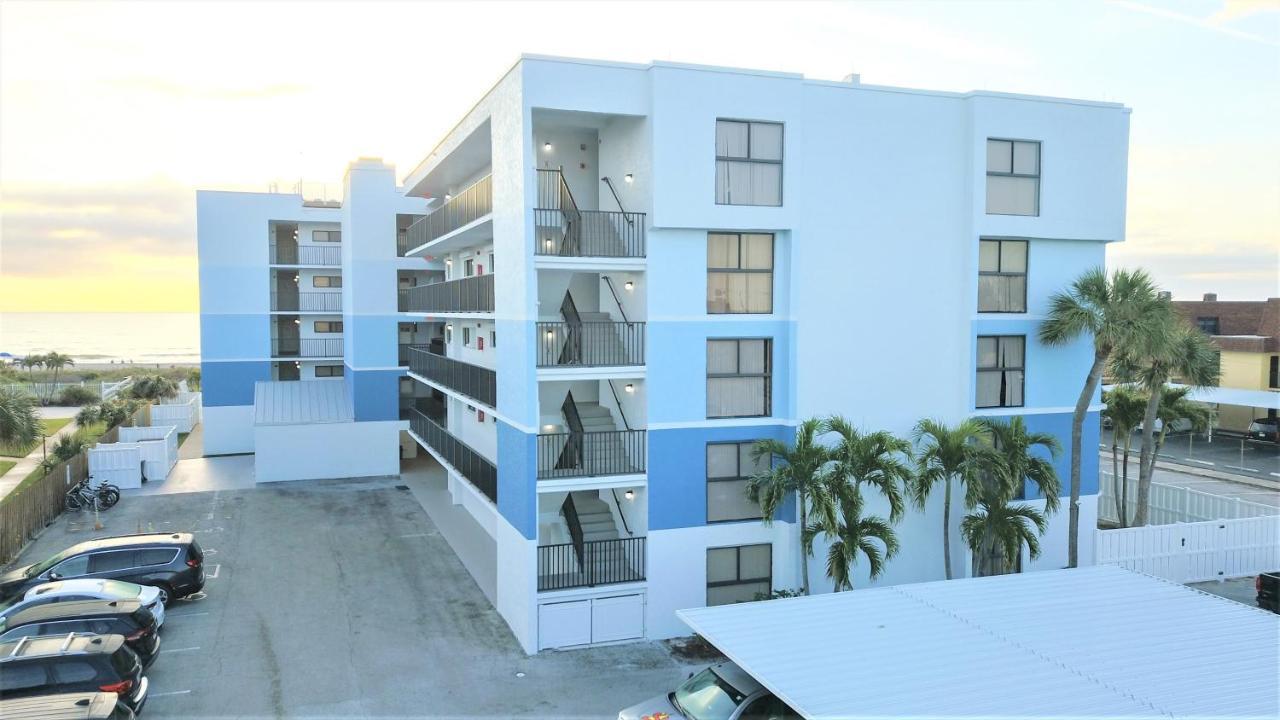 Chateau By The Sea Cocoa Beach Exterior photo