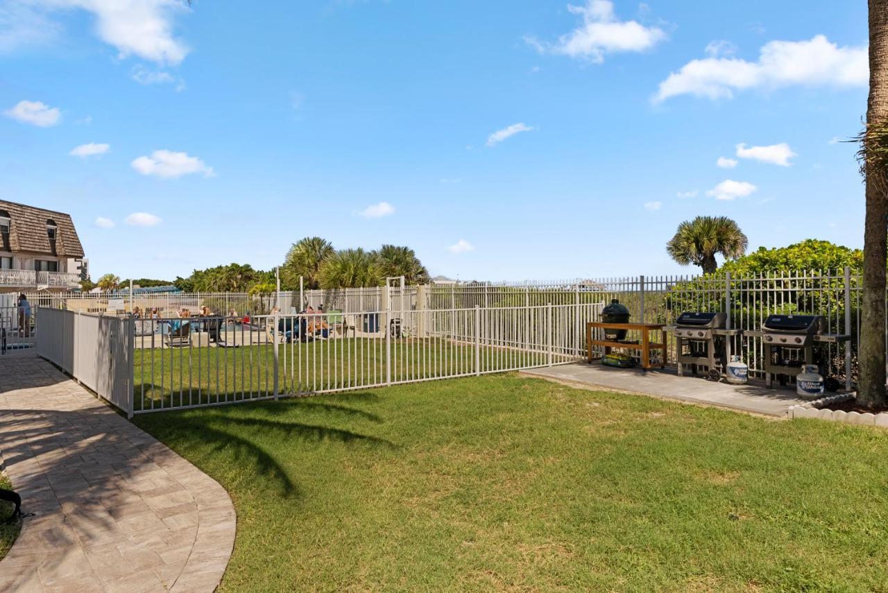 Chateau By The Sea Cocoa Beach Exterior photo