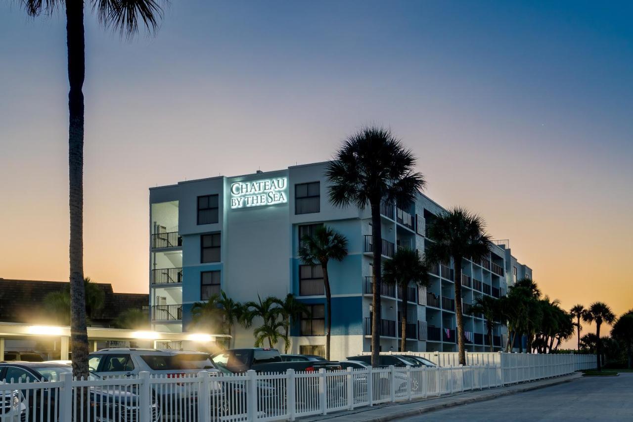 Chateau By The Sea Aparthotel Cocoa Beach Exterior photo