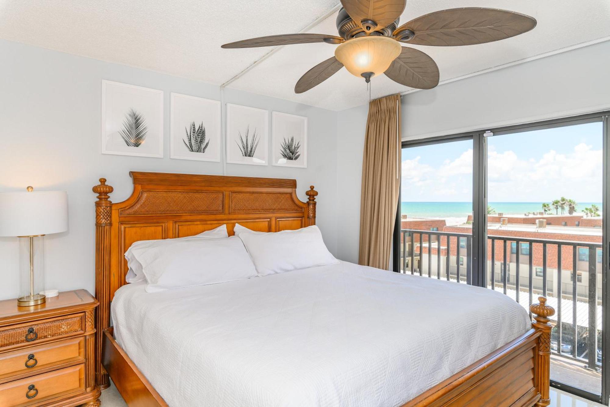 Chateau By The Sea Cocoa Beach Exterior photo