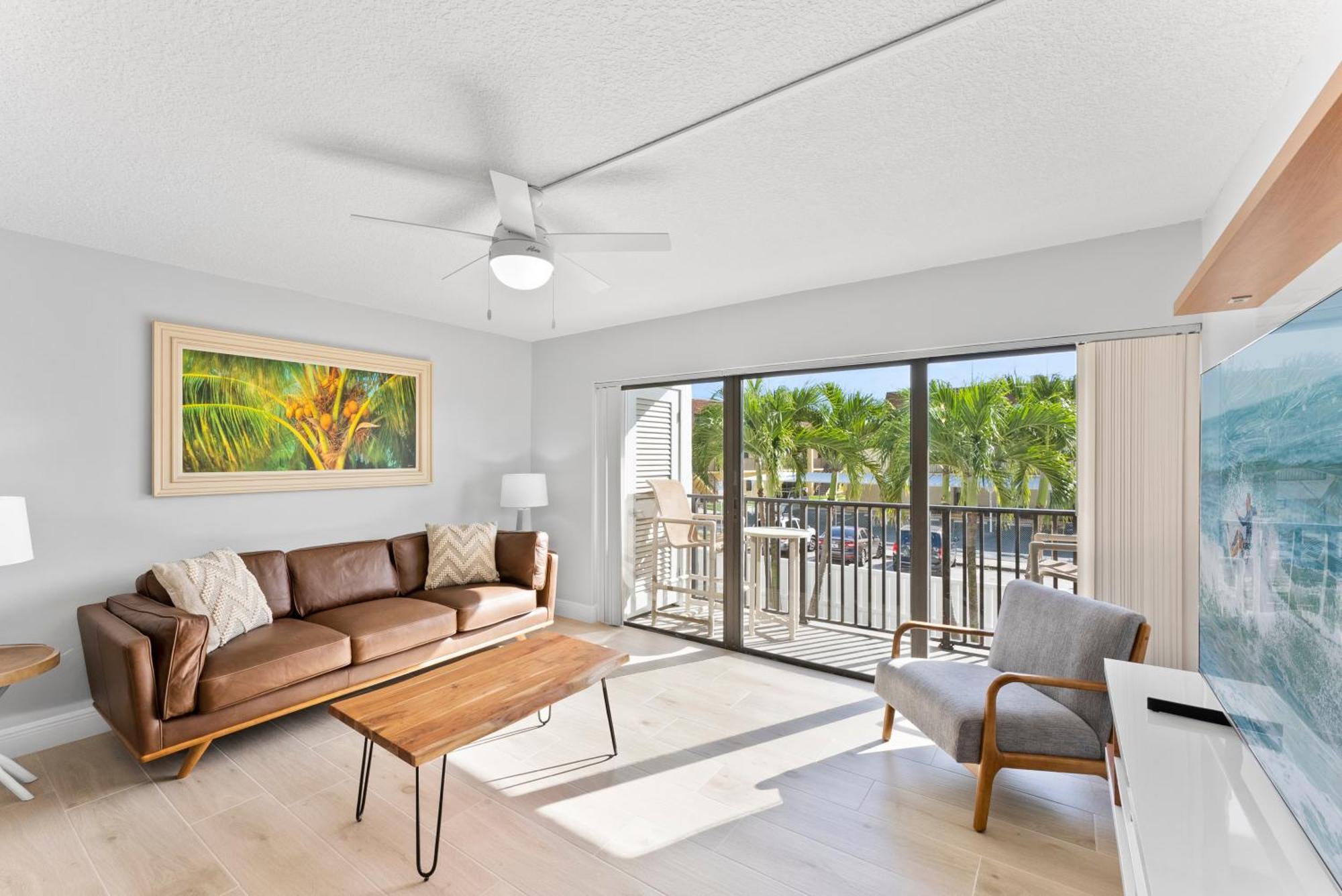 Chateau By The Sea Cocoa Beach Exterior photo